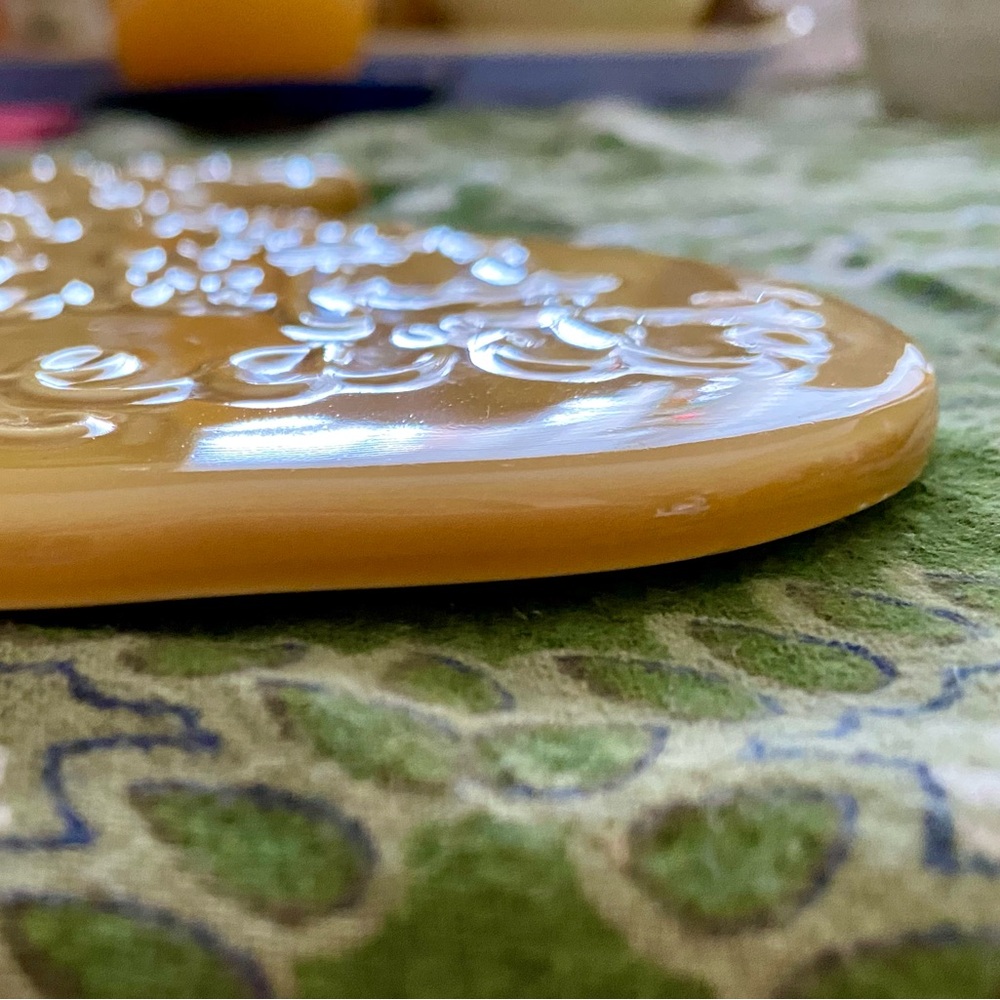 Pear Ceramic wall hanging or trivet. Made by Hallmark. New, has tags on back. - Picture 7 of 13